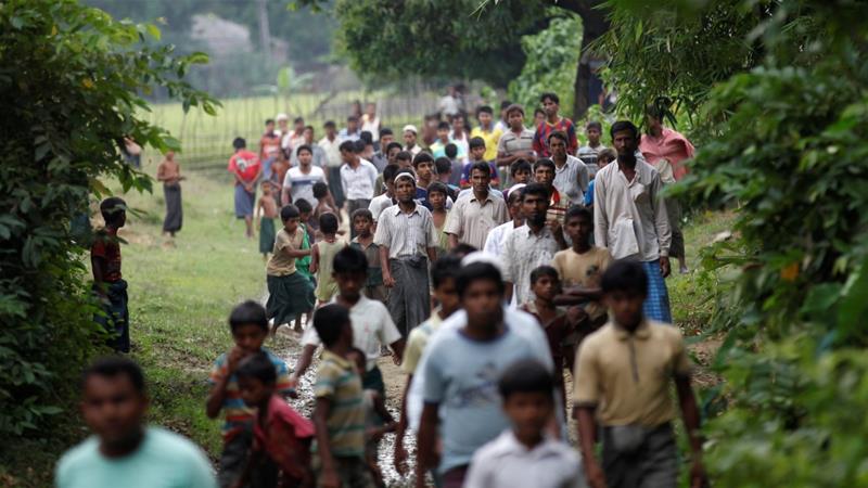 Rohingya Muslims flee to Bangladesh as fresh violence erupts in Myanmar