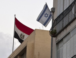 بعد غياب 8 شهور…"سفير العدو الاسرائيلي" يعود لمصر!