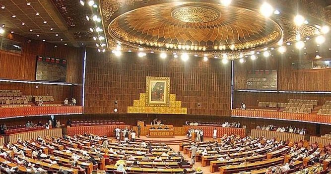پاکستانی رکن اسمبلی کا وزیرخارجہ سے ایران کا دورہ کرنے کا مطالبہ