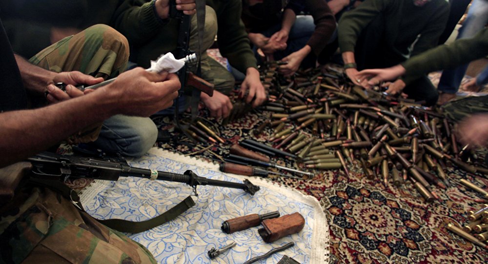 Oposição síria revela como EUA vendem armas para Daesh