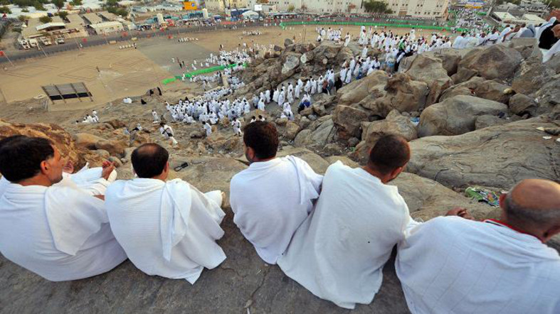 Hajj pilgrims head for Mina