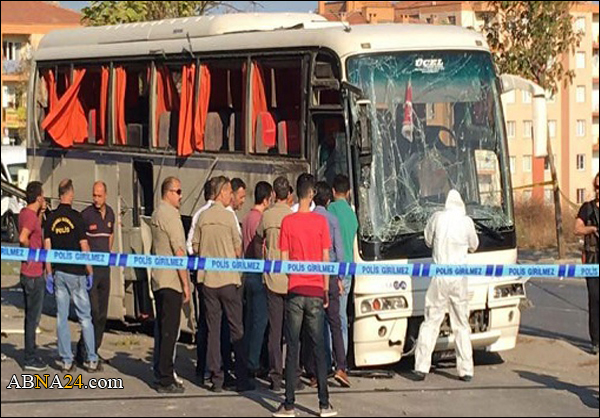إصابة 7 أشخاص في انفجار استهدف حافلة موظفين بتركيا