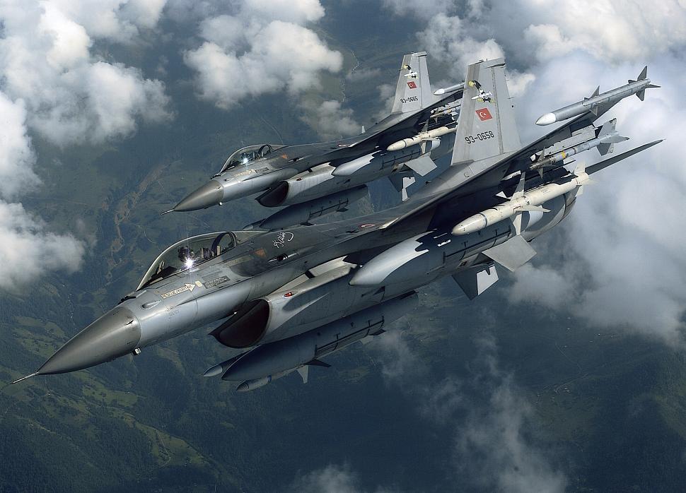 البنتاغون يرفض تدريب الطيارين الأتراك على "F-16"