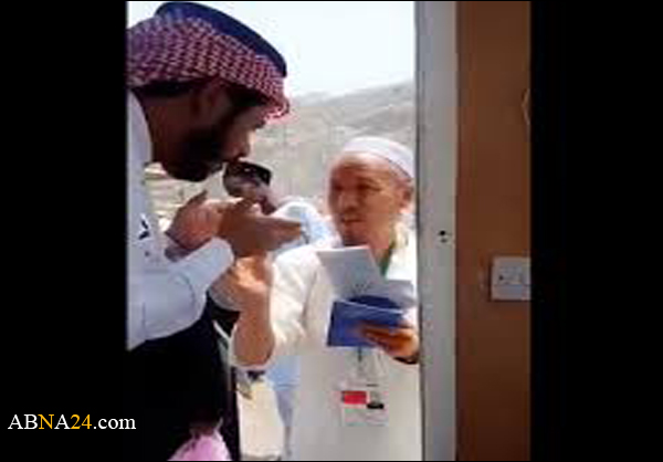فيديو/ كيف سخر أحد المسؤولين المكلفين بـ"راحة الحجاج" من حاج صيني!