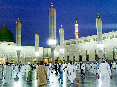 السعودية حوّلت الحج إلى فعالية سياحية لتحصيل ملايين الدولارات