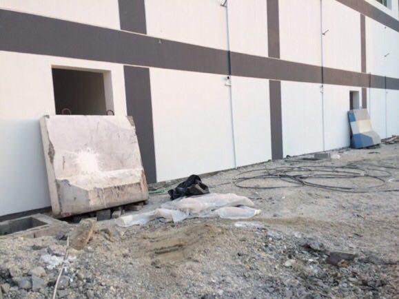 Bahraini forces set up more cement barriers in Diraz / Pics