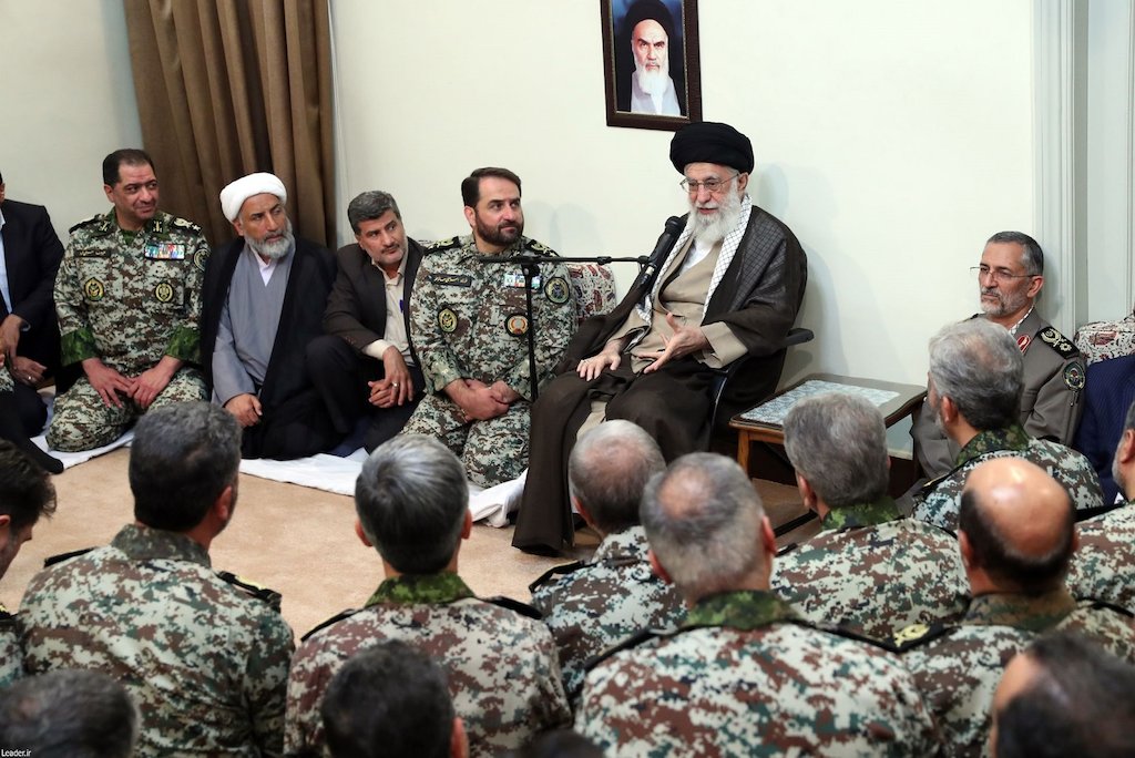 Imam Khamenei: Defying threats on front lines great opportunity for brave forces