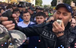 Мусульмане протестуют у посольства Мьянмы в Москве