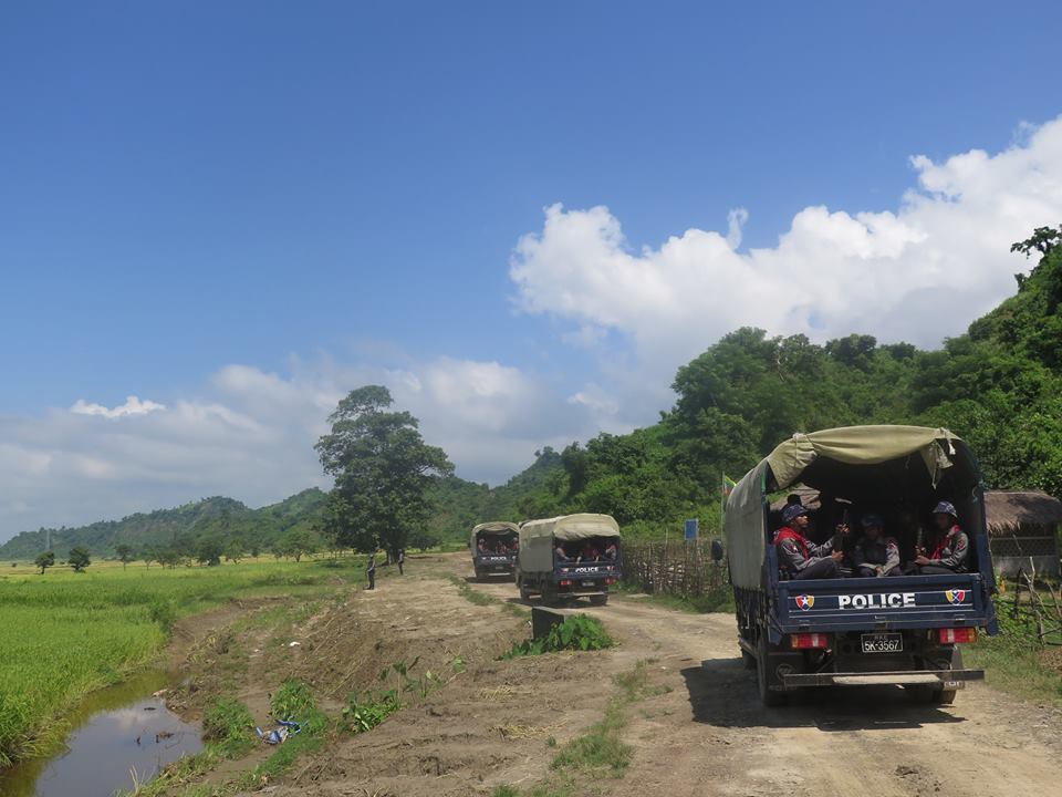 အၾကမ္းဖက္မႈ​ျဖစ္ပြားရာေဒသတြင္ ေက်ာင္းဆရာဆရာမ ၃၀၀ ေက်ာ္ပိတ္မိေန