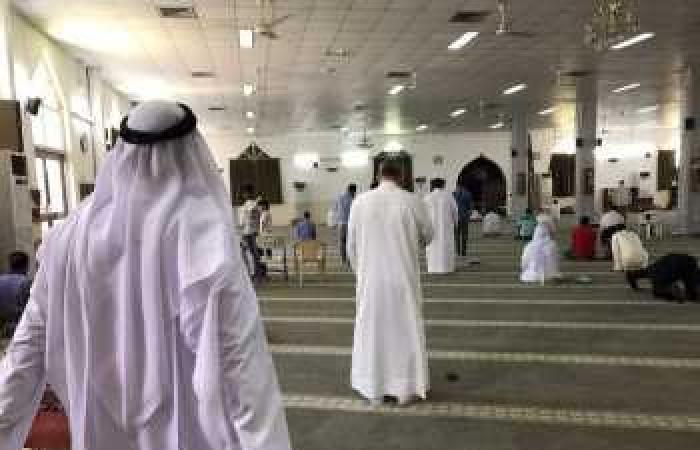الأهالي يضطرون للصلاة فرادى في جامع الدراز مع استمرار منع القوات دخول إمام الجمعة للأسبوع الستين