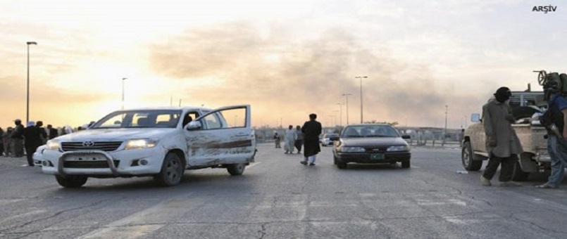 IŞİD teröristleri gruplar halinde Deyrezzor’dan kaçmaya başladılar