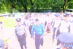 ေအာင္ဝင္းေဇာ္၏ ညီ၀မ္းကြဲ ရဲေရွ႕ ထြက္ဆိုခ်က္ႏွင့္ တရား႐ံုးေရွ႕ ထြက္ဆိုခ်က္ကြဲလြဲ