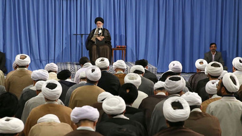 Aiatolá Khamenei aconselha pressão contra o governo de Myanmar.