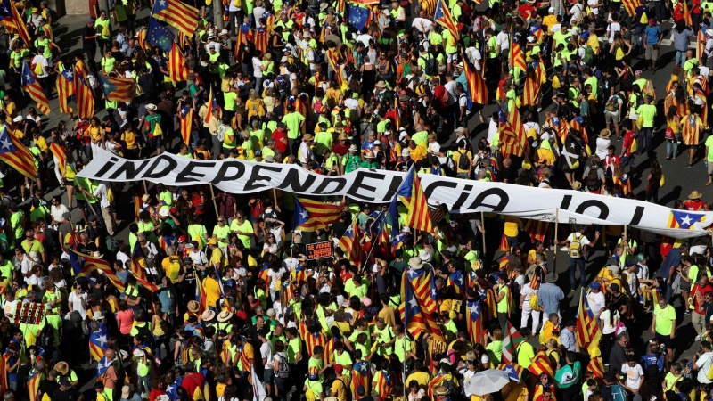 Milhares protestam em Barcelona em prol de referendo separatista