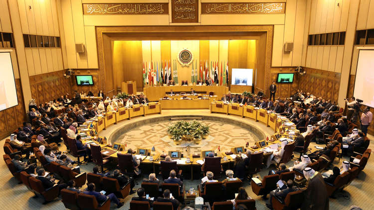 فيديو / رئيس الجلسة في اجتماع لوزراء الخارجية العرب يمنع الوفد القطري من الرد