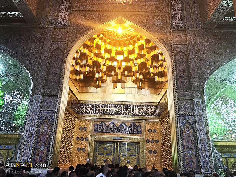 تقرير مصور/ إكساء الواجهة الخارجية لطارمة صحن قريش بالبلاطات الذهبية لصحن الامامين الجوادين