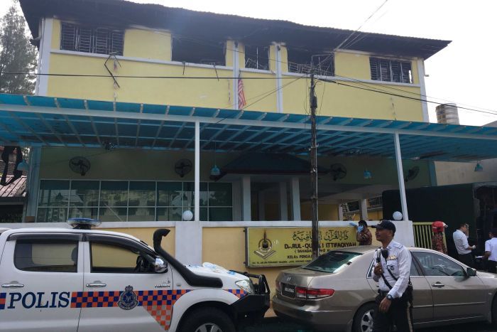 At least 23 killed in fire at Kuala Lumpur Islamic school / Pics