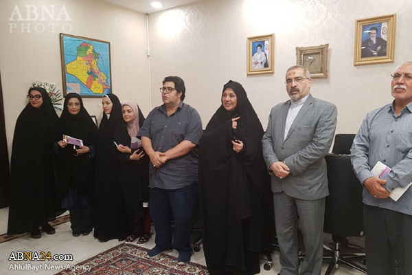 ایران کے معروف سنیما اداکاروں کو حرم امام حسین(ع) کا گرانقدر تحفہ عطیہ میں ملا