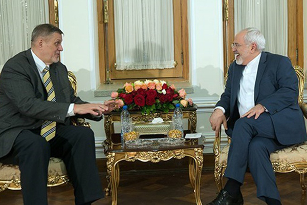 イラン外相、「イラクの領土保全と統一の維持が不可欠」