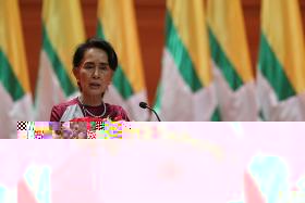 ရခုိင္အေရး ႏုိင္ငံတကာ၏ဆန္းစစ္မႈကို ေၾကာက္ရြံ႕ေနမည္ မဟုတ္ေၾကာင္း ေဒၚေအာင္ဆန္းစုၾကည္ေျပာၾကား ပဋိပကၡမ်ားခ်ဳပ္ၿငိမ္းရန္ ျမန္မာအစိုးရ