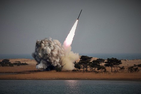 İİR ən yeni ballistik raketini sınadı-VİDEO