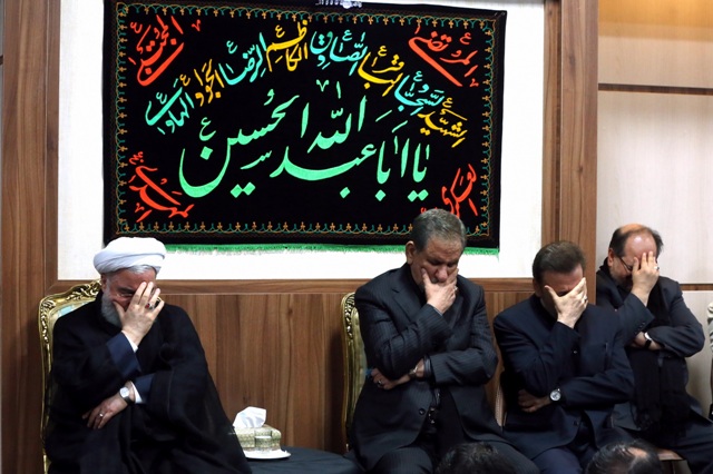Imam Hussein's mourning ceremony held in Pres. Rouhani's presence / Pics