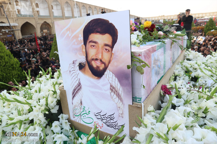 تقرير مصور/ تشييع جثمان الشهيد "محسن حججي" بمحافظة اصفهان