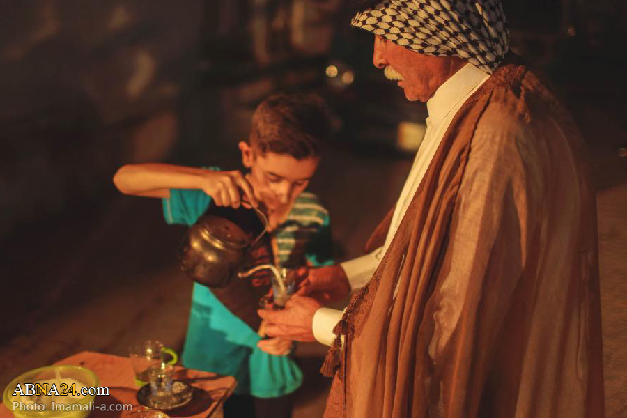 تقرير مصور/ اطفال بالعراق يشاركون في تقديم الخدمات بمناسبة استشهاد الامام الحسين (ع) وأخيه العباس (ع)