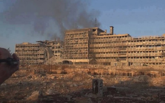 فيديو/ "داعش" يحتجز 300 مدني داخل مستشفى في مدينة الرقة 
