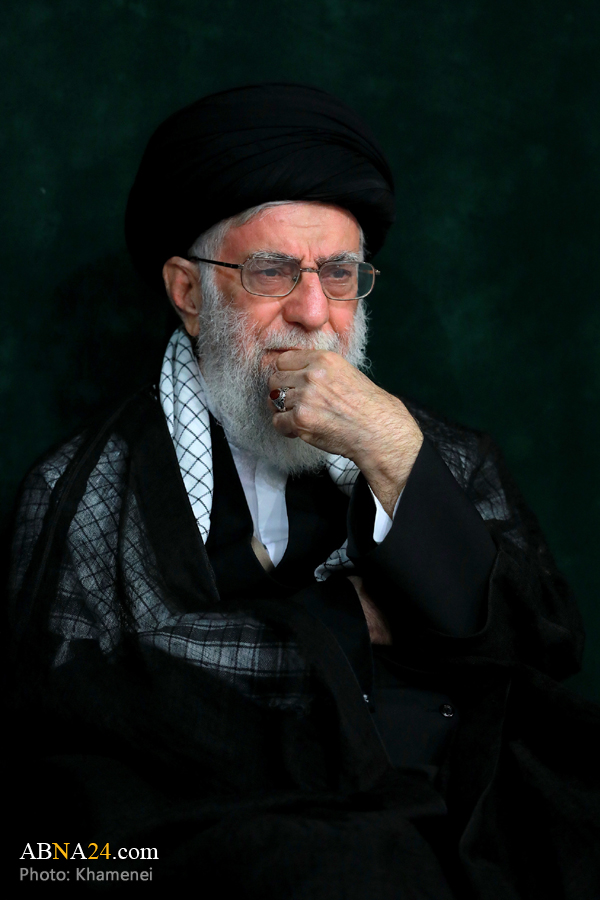 رہبر معظم کی موجودگی میں محرم الحرام کی نویں شب میں مجلس عزا کا انعقاد+ تصاویر
