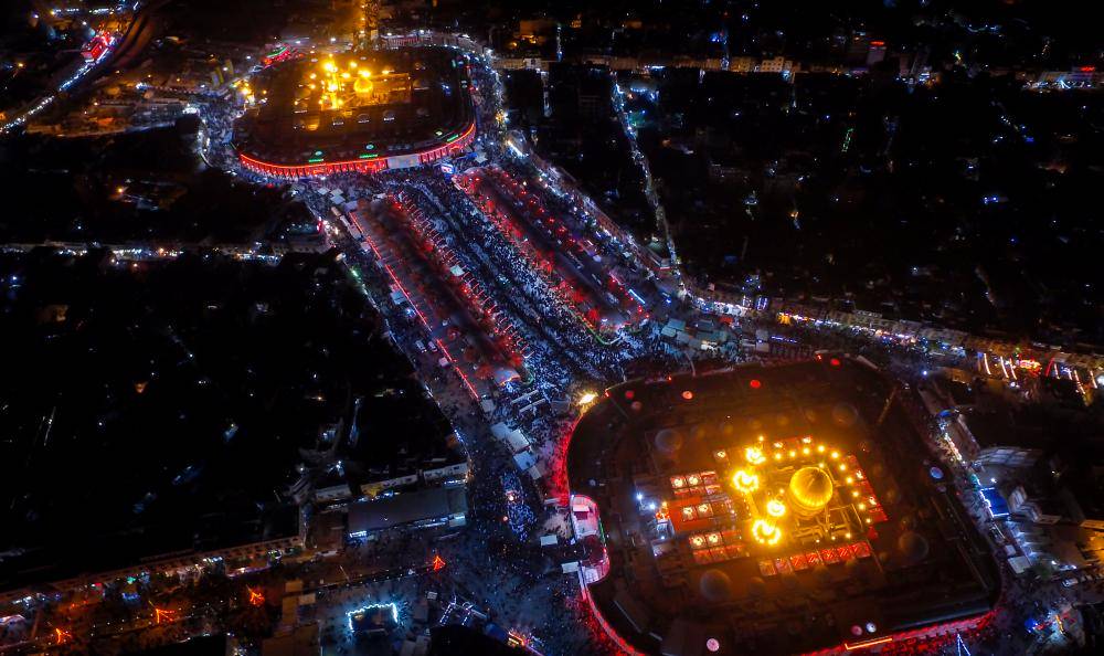 جماهير مليونية تحيي تاسوعاء الامام الحسين (ع) في كربلاء المقدسة +(صور)