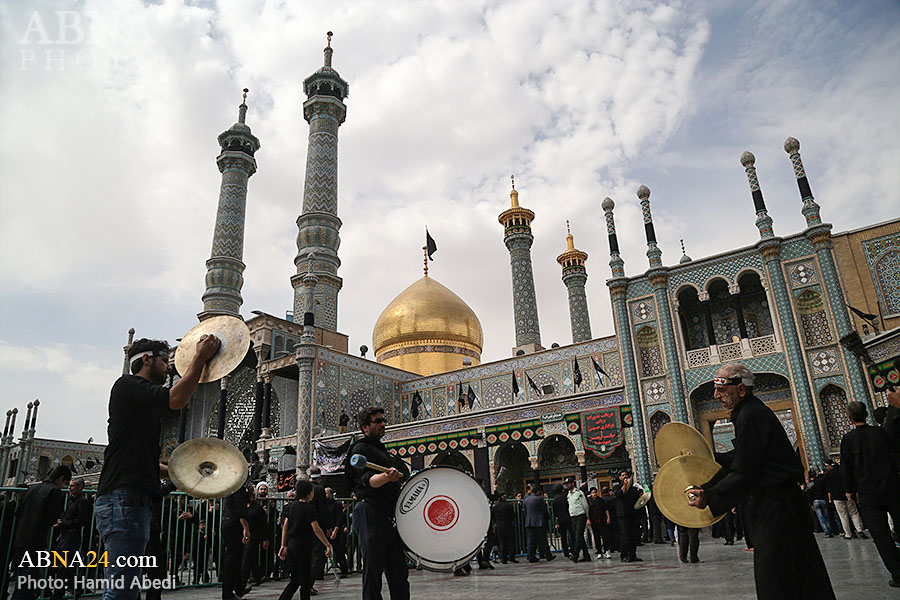 تقرير مصور/ مواكب حسينية في اليوم التاسع من محرم في حرم السيدة المعصومة (ع)