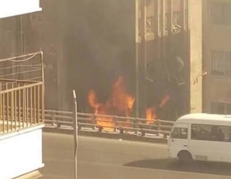 مقتل 15 شخصا بينهم رجال أمن بتفجير انتحاري استهدف قسم الشرطة في دمشق