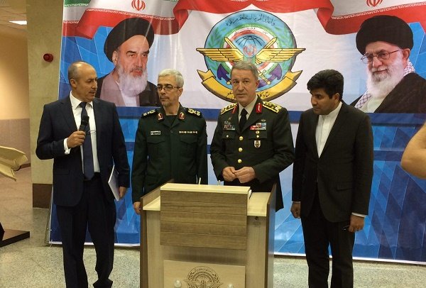 ايران وتركيا تقيمان تعاونا عسكريا واسعا في مجال التدريب المناورات