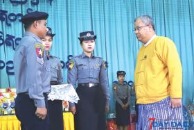 က်ပ္သိန္း ေျခာက္ေသာင္းေက်ာ္တန္ မူးယစ္ေဆးမ်ားႏွင့္ တရားခံကို ဖမ္းဆီးႏုိင္သည့္ ရဲတပ္ဖဲြ႕၀င္ႏွစ္ဦးအား ရာထူးတိုးေပး