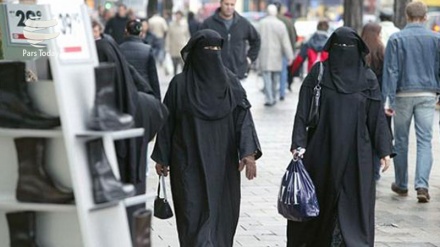 CSU-Generalsekretär verlangt Burkaverbot in Deutschland