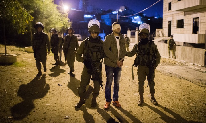 Israeli forces detain 23 Palestinians, 2 journalists in occupied West Bank raids