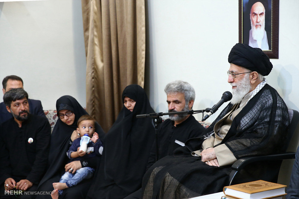 تصویری رپورٹ: رہبر انقلاب اسلامی سے شہید محسن حججی کے اہلخانہ کی ملاقات