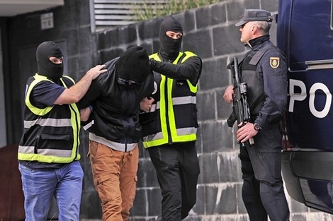 بلجيكا تعتقل مغربيا بتهمه تجنيد مقاتلين لـ"داعش" وتسلمه لاسبانيا