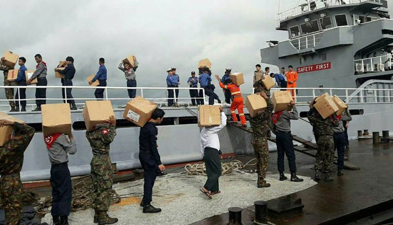 နယ္စပ္ျခံစည္းရိုးကာရန္ ပစၥည္းမ်ားႏွင့္ စားနပ္ရိကၡာေထာက္ပံ့ပစၥည္းမ်ား ပို႔ေဆာင္