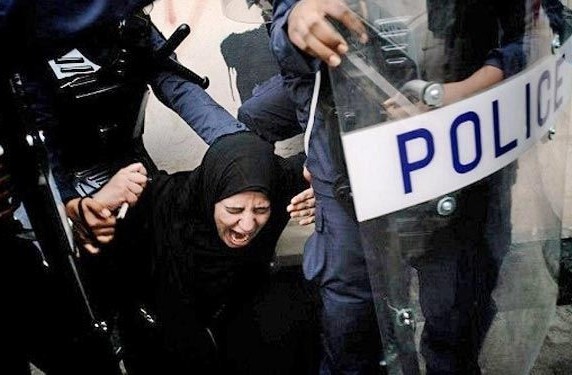 7 معتقلات في سجن النساء يبدأن إضرابا عن الطعام بسبب الحاجز الزجاجي
