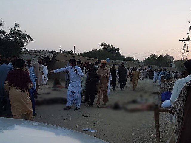 بلوچستان: جھل مگسی کے درگاہ فتح پورمیں خودکش حملہ، 55 افراد جاں بحق و زخمی + تصاویر