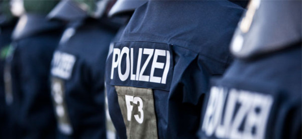 Islamfeindliche Schriftzüge an Moscheegebäude