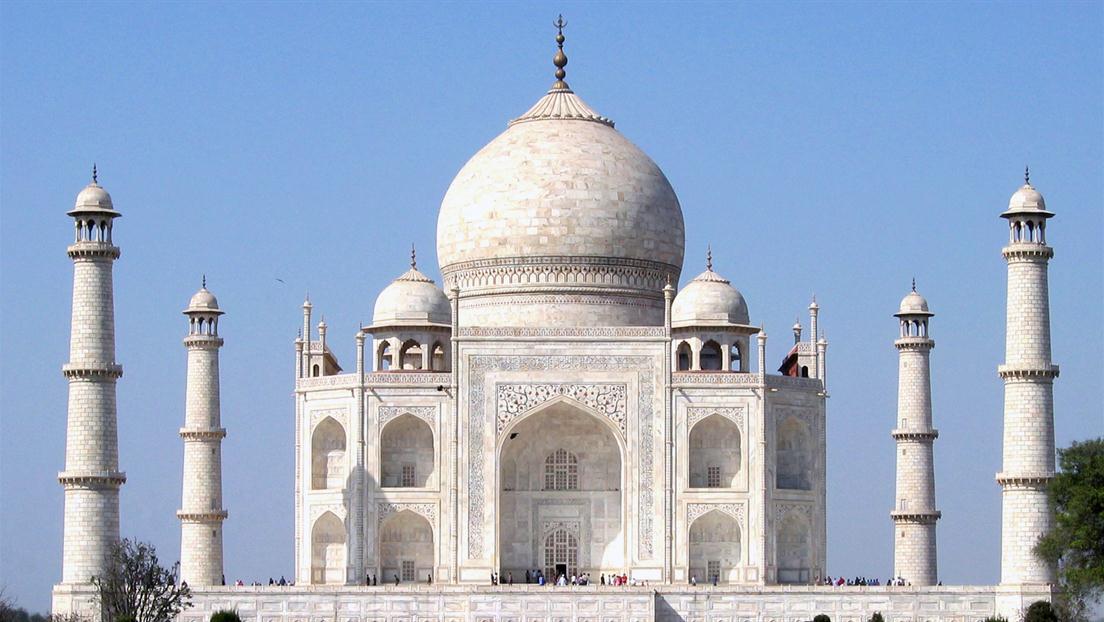 Taj Mahal left out of an Indian tourism booklet for belonging to Islamic culture