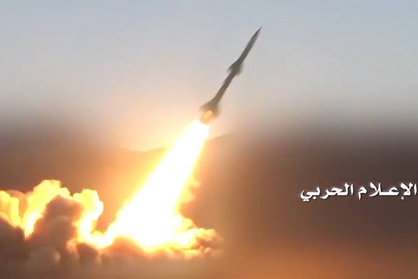 الجيش اليمني يطلق صاروخ "قاهر تو إم" على مركز قيادة الجيش السعودي في صامطة جيزان