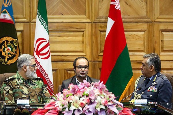 جنرل پوردستان: خطے کے ممالک غیر علاقائی طاقتوں کی موجودگی کے بغیر بھی اپنے مسائل حل کرسکتے ہیں 
