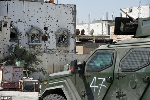 Saudis still besieged Shia town after clashes