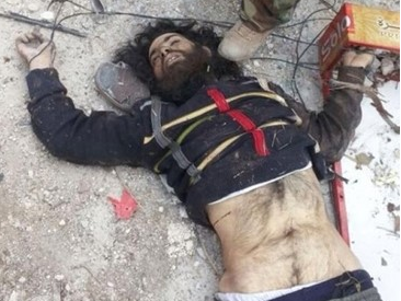 مقتل ثلاثة انتحاريين يرتدون أحزمه ناسفة غربي مدينة الرمادي