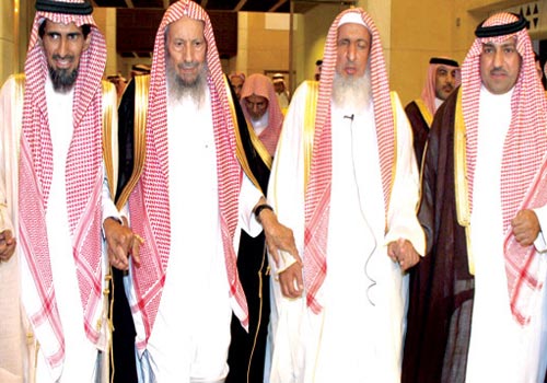 "هيئة العلماء" السعودية تهاجم الإخوان وتشبههم بـ"داعش"!