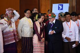 ဖက္ဒရယ္ဆိုင္ရာ အေျခခံမူမ်ား ၂၀၁၈ အတြင္း သေဘာတူညီခ်က္ ခ်မွတ္ႏိုင္ေရး ႀကိဳးပမ္းရန္ ေဒၚေအာင္ဆန္းစုၾကည္ တိုက္တြန္း
